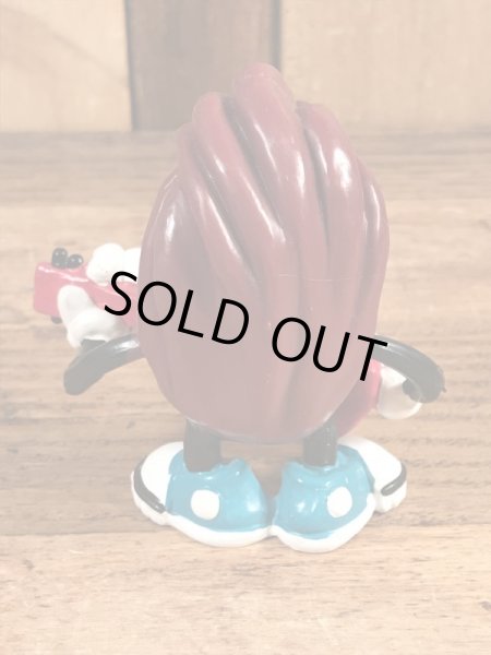 企業キャラクターのカリフォルニアレーズンズの80’sヴィンテージPVCフィギュア