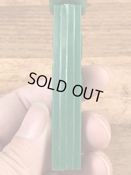 マーベルヒーローのIncredible Hulkの60〜70’sヴィンテージ足無しPezディスペンサー