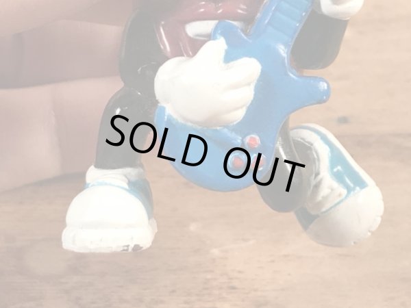 企業キャラクターのカリフォルニアレーズンズのヴィンテージPVCフィギュア