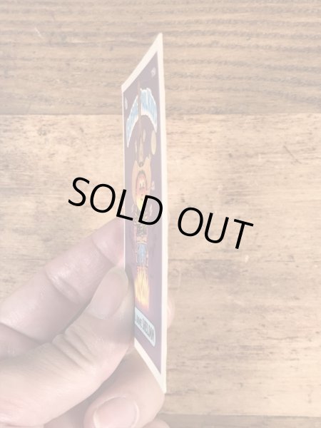 トップス社製のガーベッジペイルキッズの80年代ビンテージステッカーカード