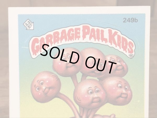 トップス社製のガーベッジペイルキッズの80年代ビンテージステッカーカード