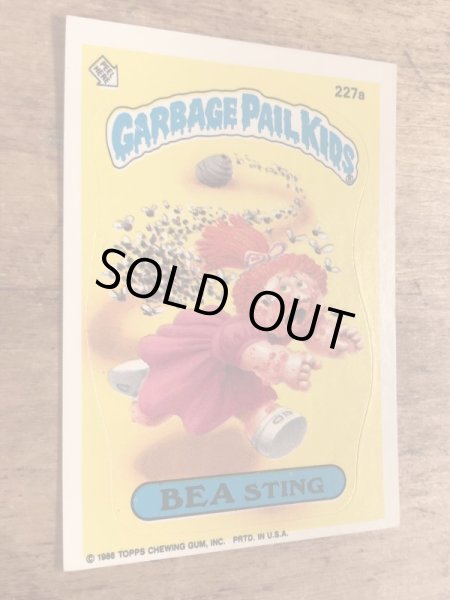 トップス社製のガーベッジペイルキッズの80年代ビンテージステッカーカード