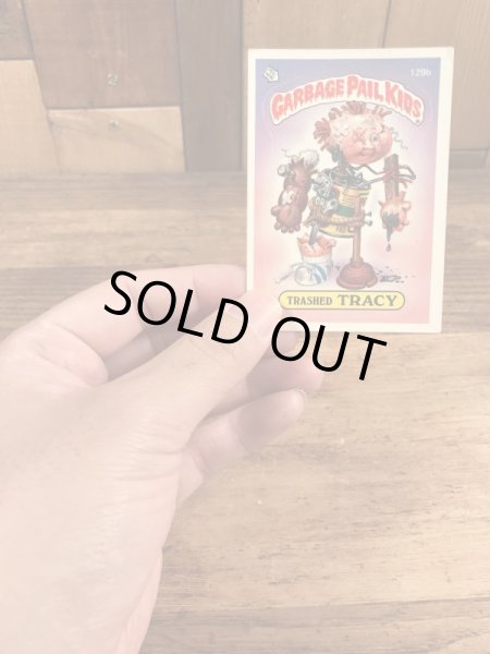 トップス社製のガーベッジペイルキッズの80年代ビンテージステッカーカード