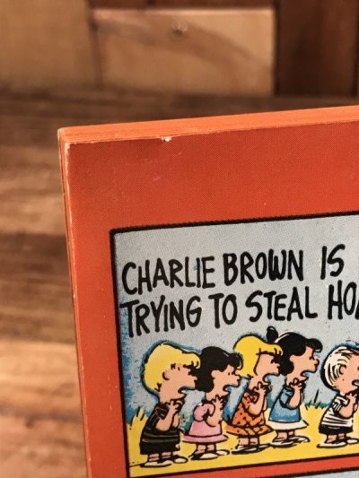 画像1: Snoopy Peanuts Gang “Slide,Charlie Brown! Slide!” Comic Book　スヌーピー　ビンテージ　コミックブック　漫画本　60〜70年代