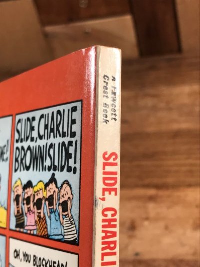 画像2: Snoopy Peanuts Gang “Slide,Charlie Brown! Slide!” Comic Book　スヌーピー　ビンテージ　コミックブック　漫画本　60〜70年代