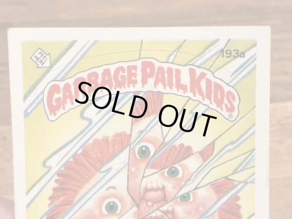 トップス社製のガーベッジペイルキッズの80年代ビンテージステッカーカード