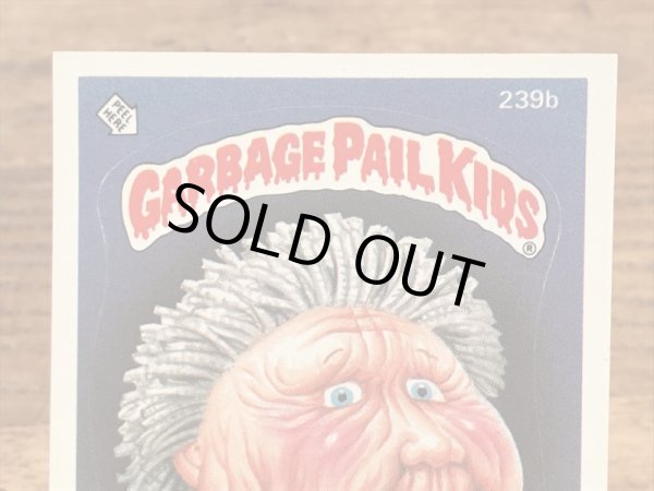 トップス社製のガーベッジペイルキッズの80年代ビンテージステッカーカード