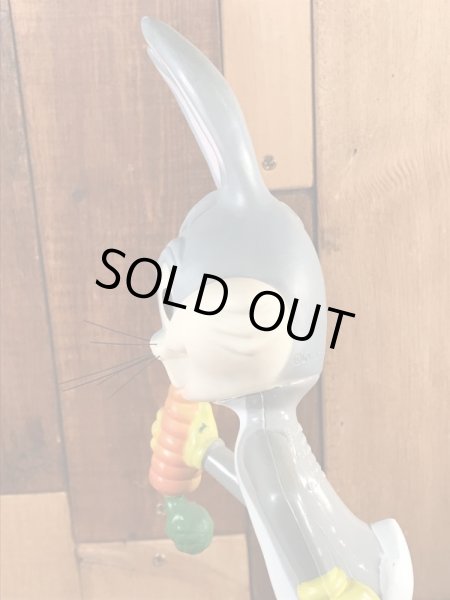 Dakin社製のバッグスバニーの70年代ビンテージ貯金箱フィギュア