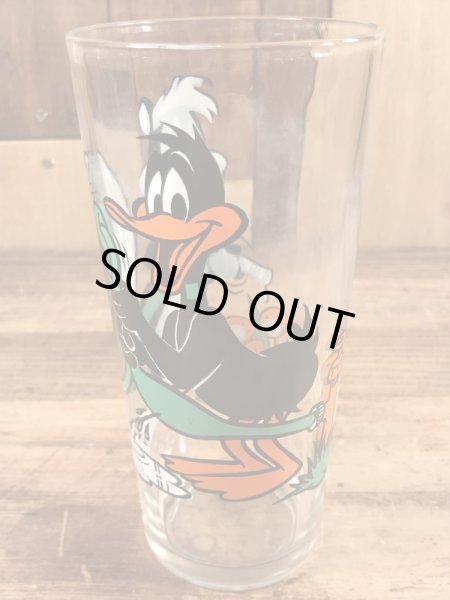 ルーニーテューンズのペペルピューとダフィーダックの70年代ビンテージガラスコップ