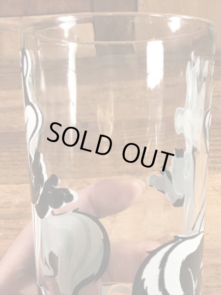 ルーニーテューンズのペペルピューの70年代ビンテージガラスコップ