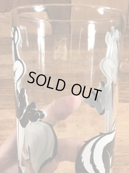 ルーニーテューンズのペペルピューの70年代ビンテージガラスコップ