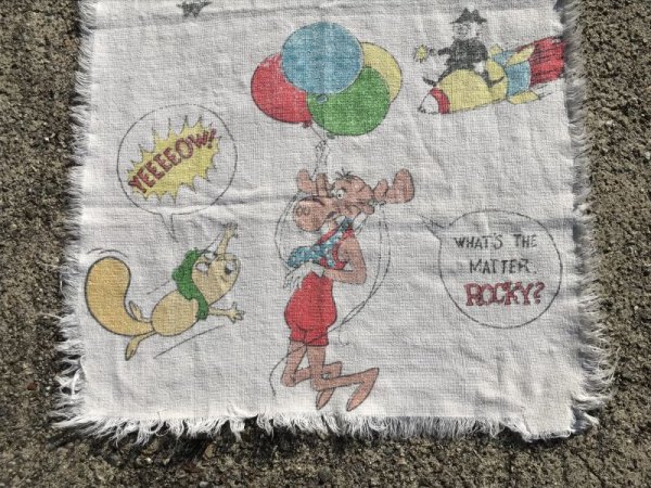 ロッキー＆ブルウィンクルのコットン製の70年代ビンテージタオル