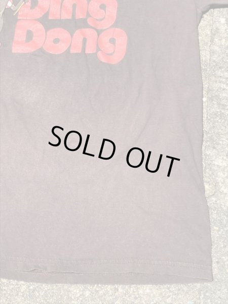 Hostessのチョコレートケーキのキャラクター“King Ding Dong”の90’sヴィンテージティーシャツ