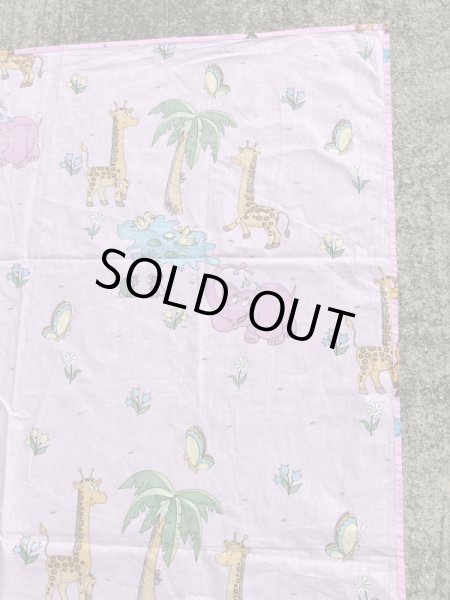 ピンク色の動物柄のヴィンテージフラットシーツ