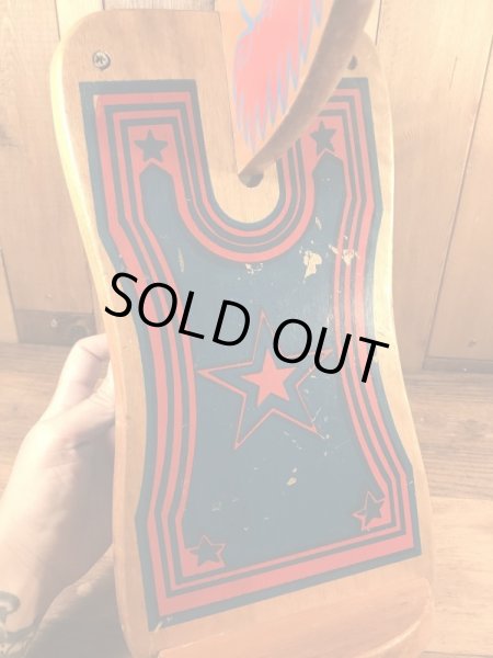 子供用のアンティークのビンテージロッキングホース