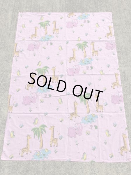 ピンク色の動物柄のヴィンテージフラットシーツ