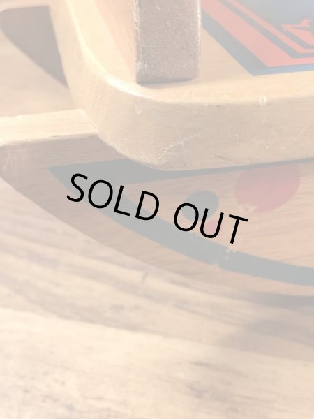 子供用のアンティークのビンテージロッキングホース