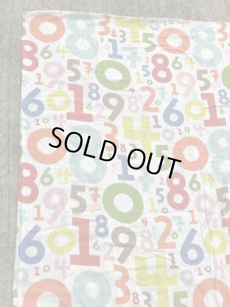 カラフルな数字の柄のヴィンテージフラットシーツ