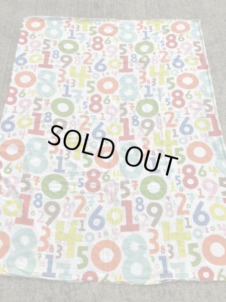 カラフルな数字の柄のヴィンテージフラットシーツ