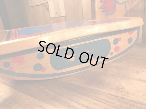 キッズ用のアンティークのヴィンテージ木馬