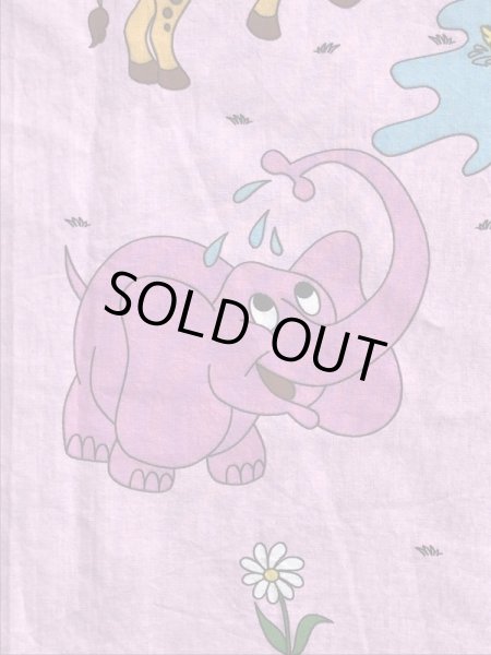 ピンク色の動物柄のヴィンテージフラットシーツ