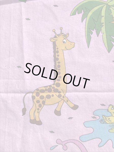 ピンク色の動物柄のヴィンテージフラットシーツ