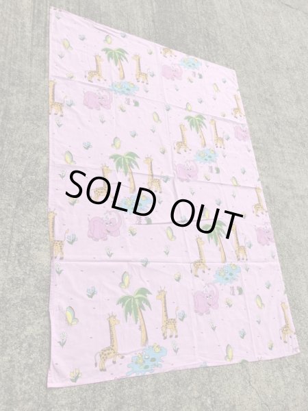 ピンク色の動物柄のヴィンテージフラットシーツ