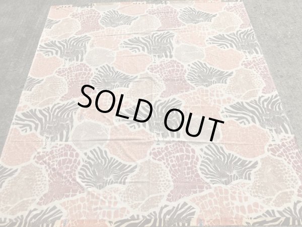 ゼブラやチーターのカモフラ柄の70年代ビンテージフラットシーツ