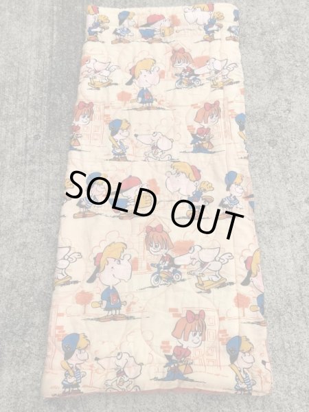 チャーリーブラウンのような男の子と女の子の70’sヴィンテージスリーピングバッグ