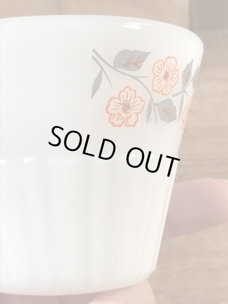 Termocrisaのフラワー柄の70〜80’sヴィンテージミルクガラスカップ