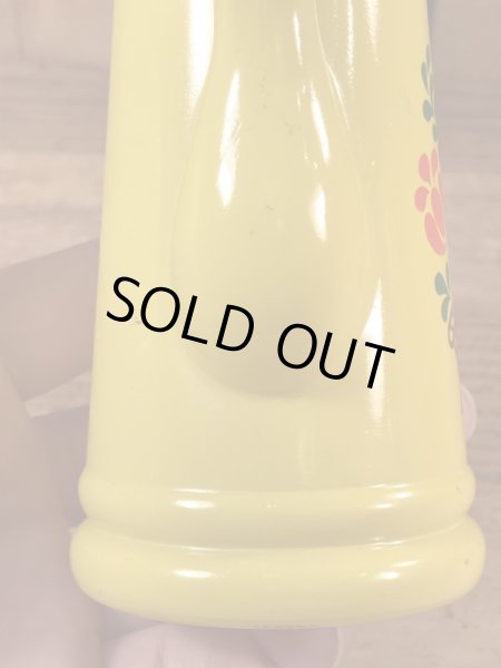 エイボン社製の花の絵が付いたポットの70年代ビンテージ容器