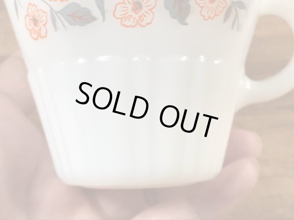 Termocrisaのフラワー柄の70〜80’sヴィンテージミルクガラスカップ