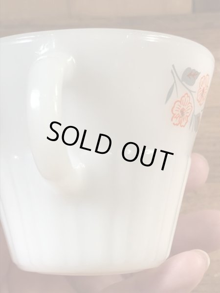 Termocrisaのフラワー柄の70〜80’sヴィンテージミルクガラスカップ