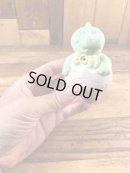 Avon社製の恐竜の卵の80’sヴィンテージソフビドール