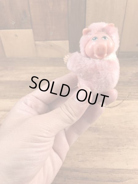 マペットショウのミスピギーに似た豚の80’sヴィンテージクリップドール