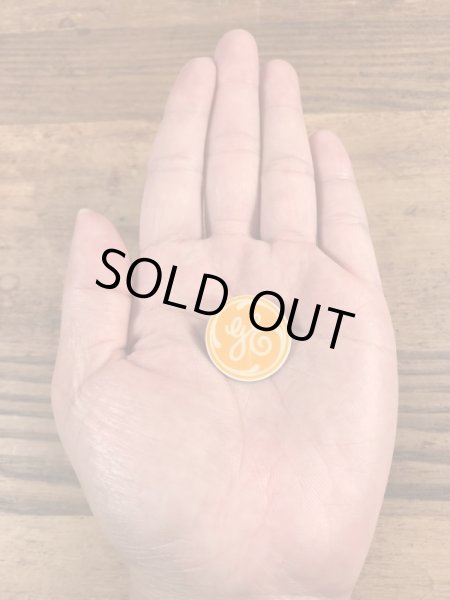 ゼネラルエレクトリックの“GE”の80年代ビンテージピンバッジ