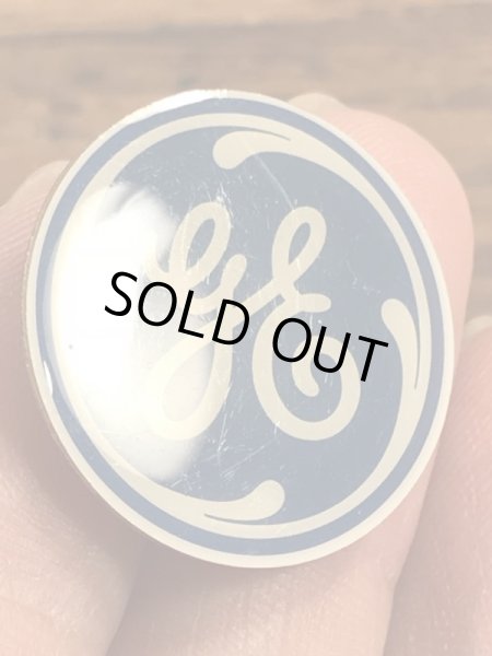 General Electric社のエナメル加工の80’sヴィンテージピンズ