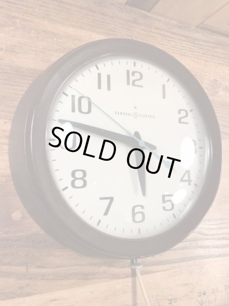 ゼネラルエレクトリック社のスクールや会社で使われていた60〜70年代ビンテージ掛け時計