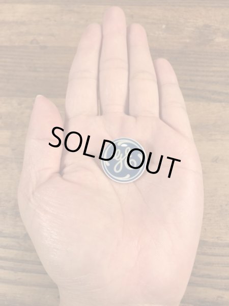 ゼネラルエレクトリックの“GE”の80年代ビンテージピンバッジ