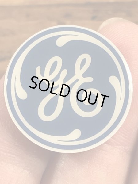 General Electric社のエナメル加工の80’sヴィンテージピンズ