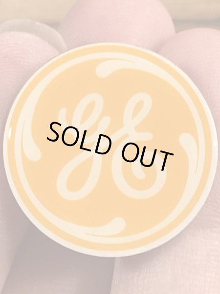 General Electric社のエナメル加工の80’sヴィンテージピンズ