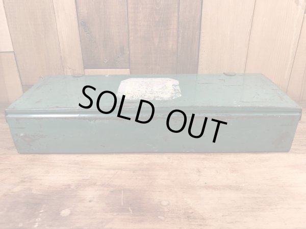 American Toy & Furniture社のメタル製の50’sヴィンテージ工具箱