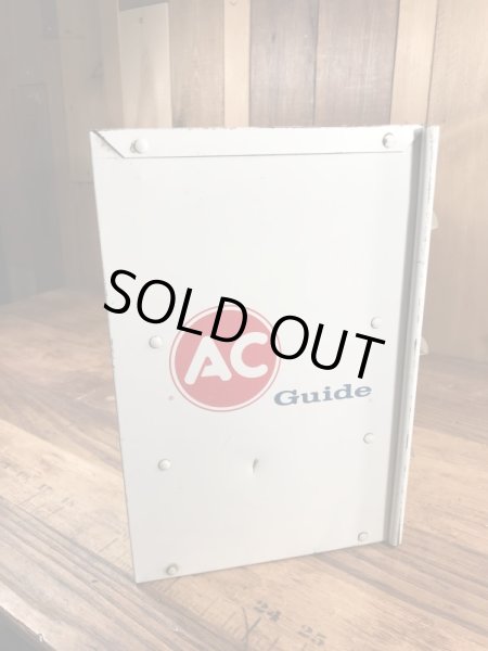 ACスパークプラグの電球が入っていた50〜60’sヴィンテージメタルキャビネット