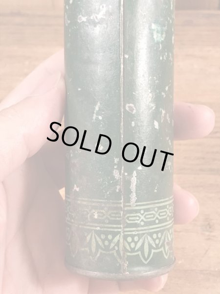 The Fisk Rubber社製のチョークの粉が入っていた30’sヴィンテージTin缶