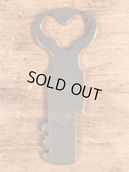 Pauly Jail Building Co.の刑務所のビンテージキー