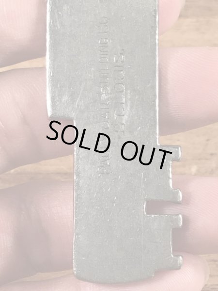 Pauly Jail Building Co.の刑務所のビンテージキー