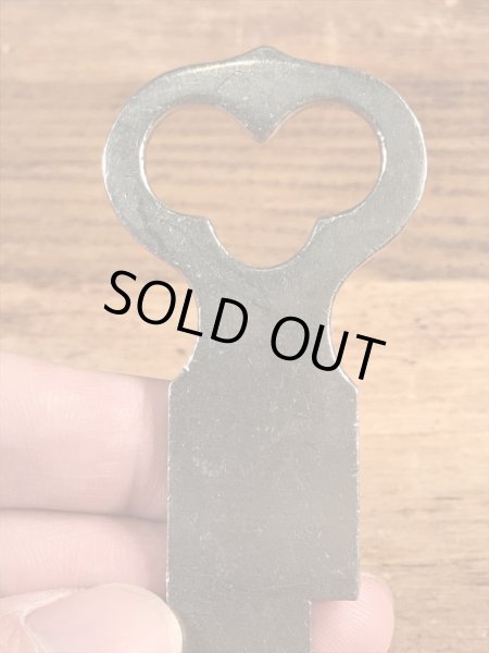 Pauly Jail Building Co.の刑務所のビンテージキー