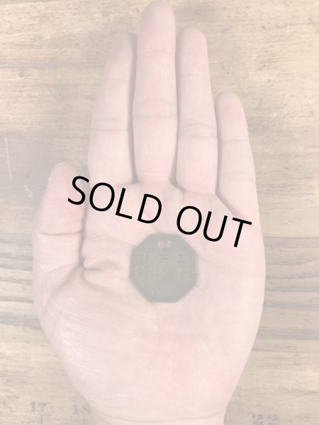 アンティークの真鍮製のビンテージツールタグ