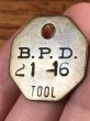 B.P.D.“21-16”と書かれたツールに付いていたヴィンテージブラスタグ