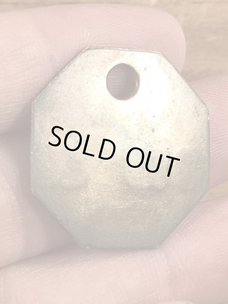 B.P.D.“21B 52”と書かれたツールに付いていたヴィンテージブラスタグ